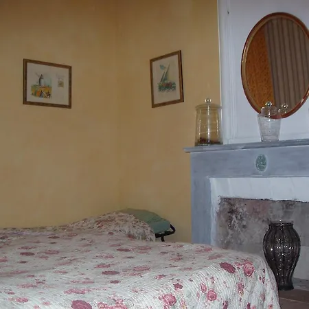 فندق مبيت وإفطار Chateau De La Bastide 3*