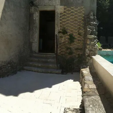 Chateau De La Bastide Bed & Breakfast Goudargues